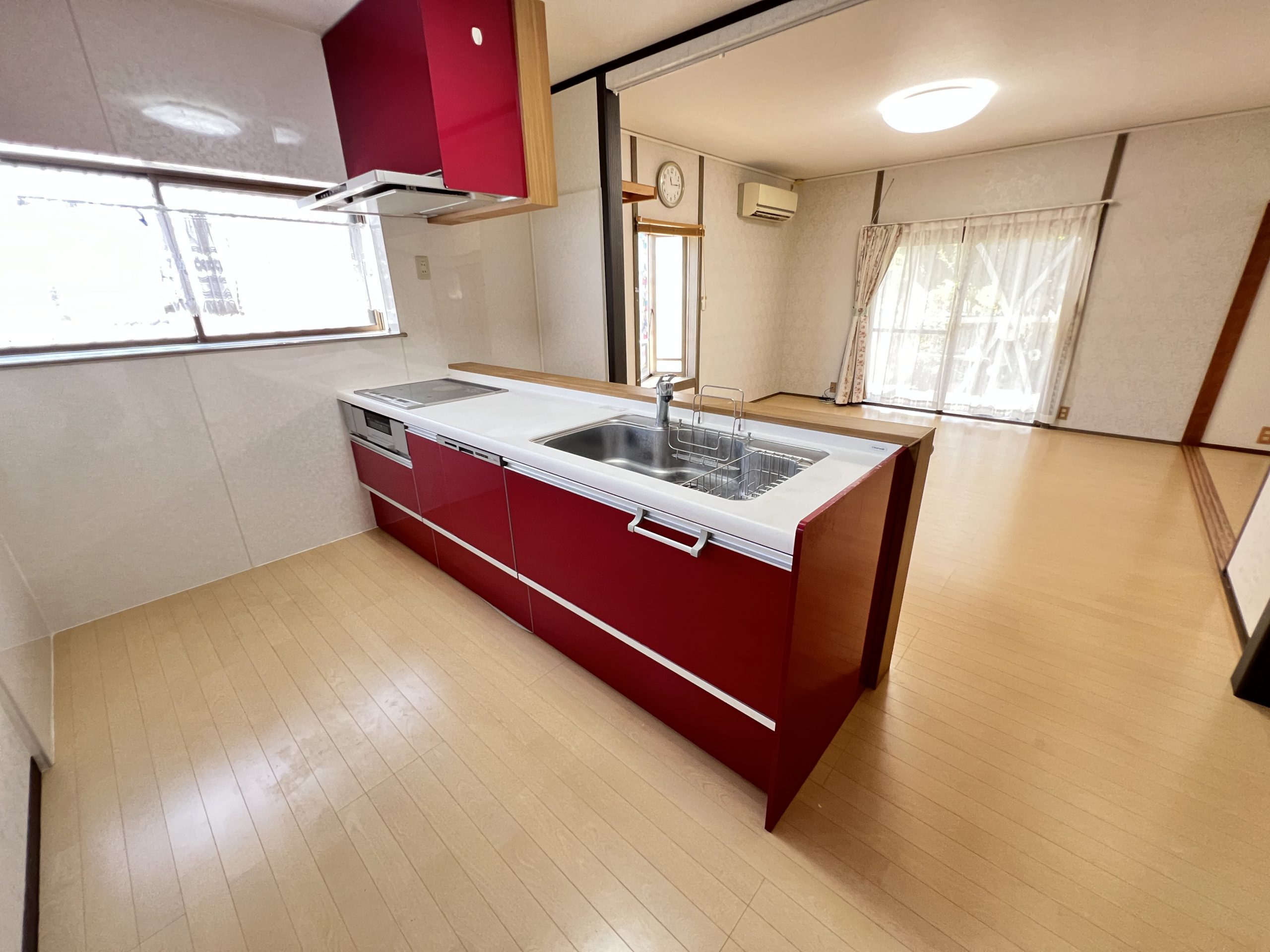 熊本市近郊東区 長嶺東５丁目 2階建 ６ＳＬＤＫ