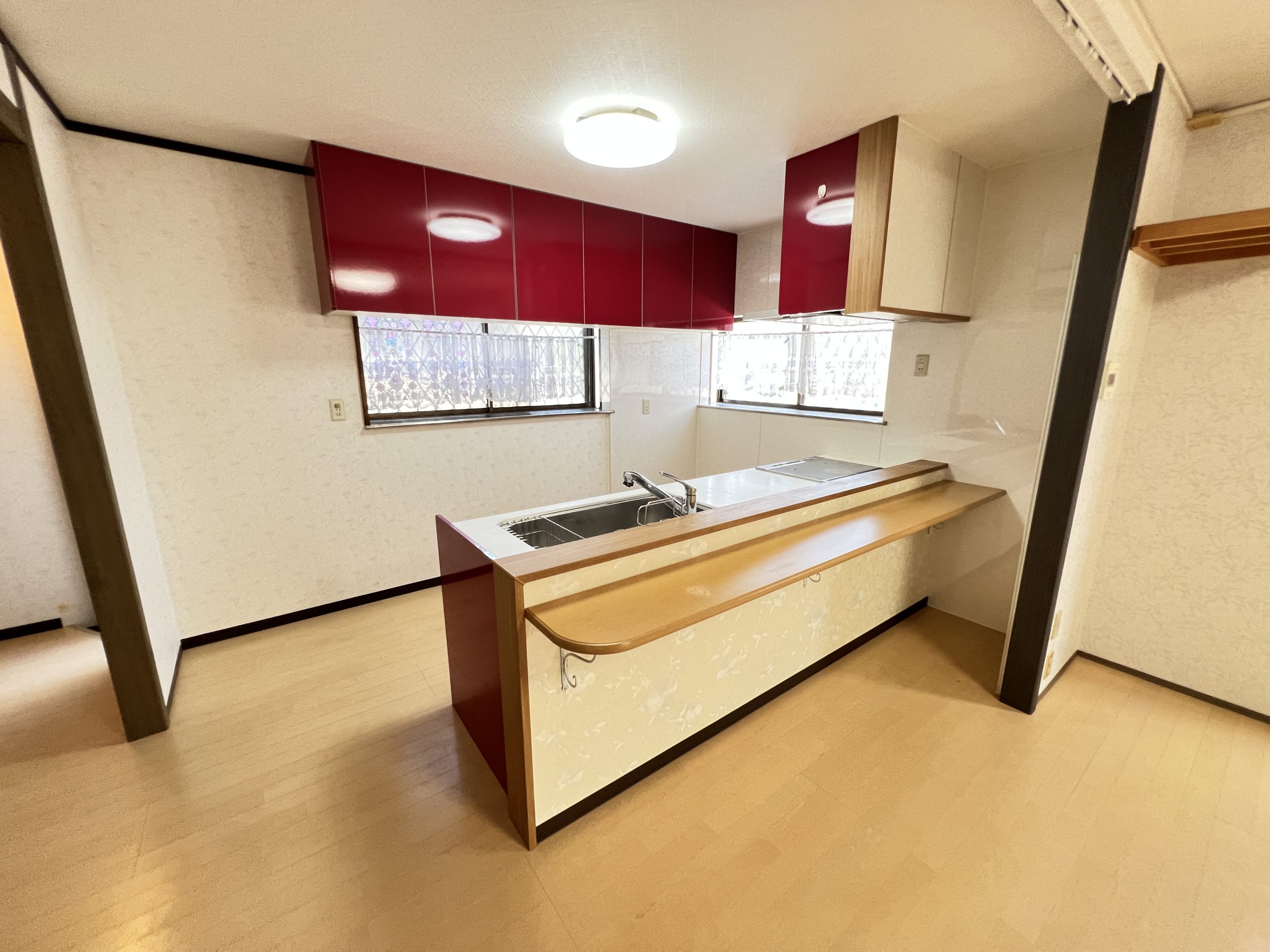 熊本市近郊東区 長嶺東５丁目 2階建 ６ＳＬＤＫ