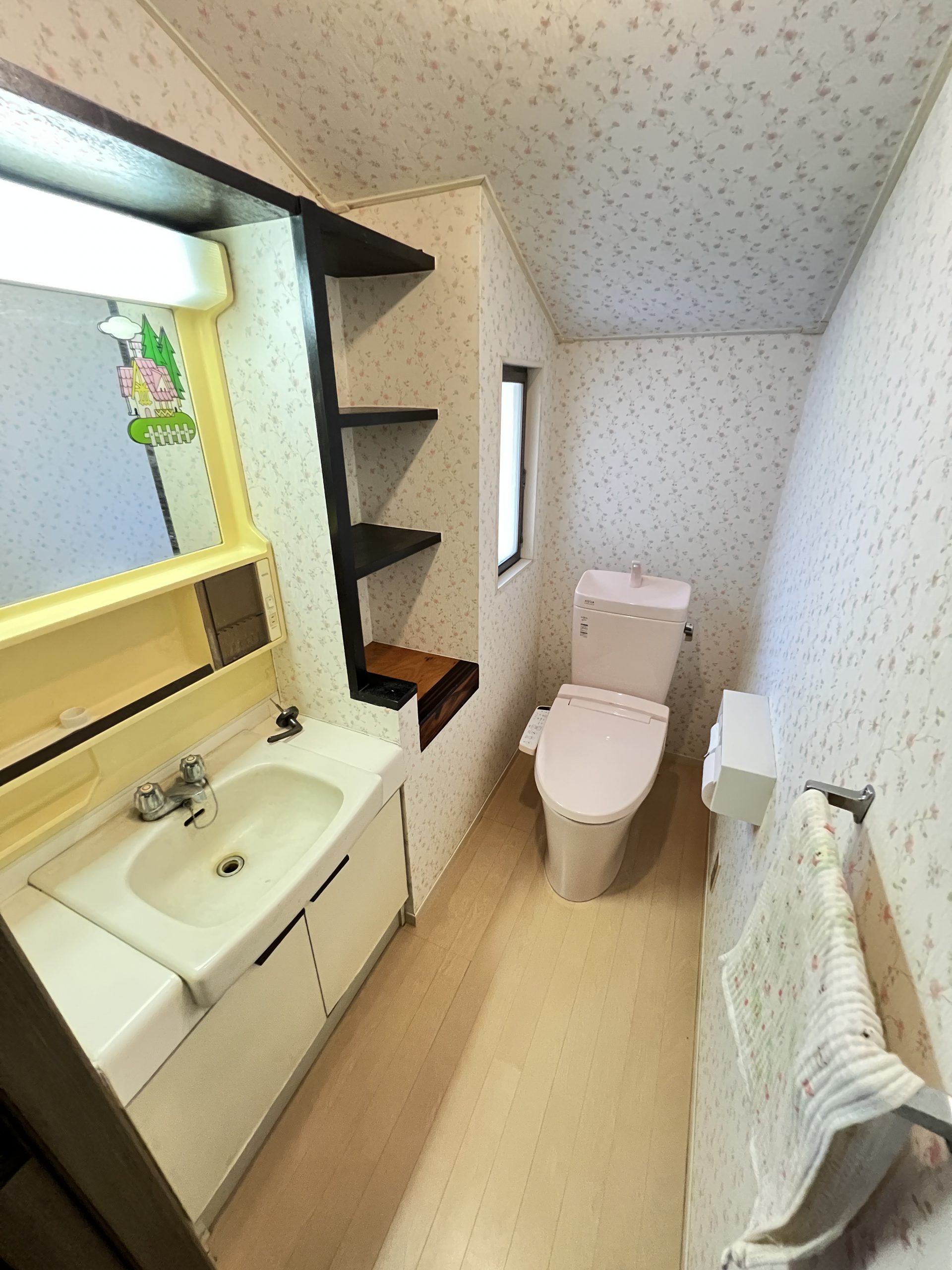 熊本市近郊東区 長嶺東５丁目 2階建 ６ＳＬＤＫ