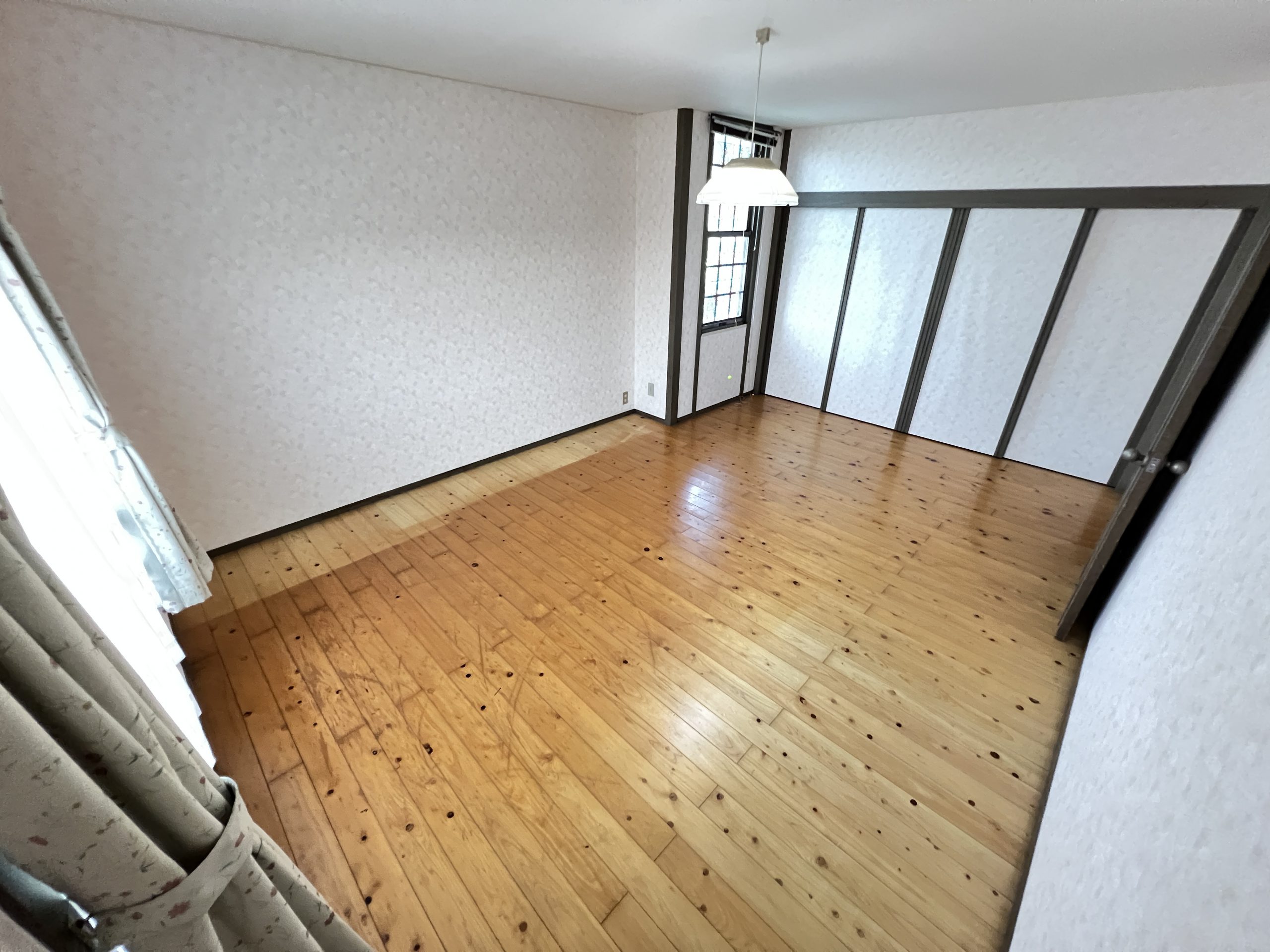 熊本市近郊東区 長嶺東５丁目 2階建 ６ＳＬＤＫ