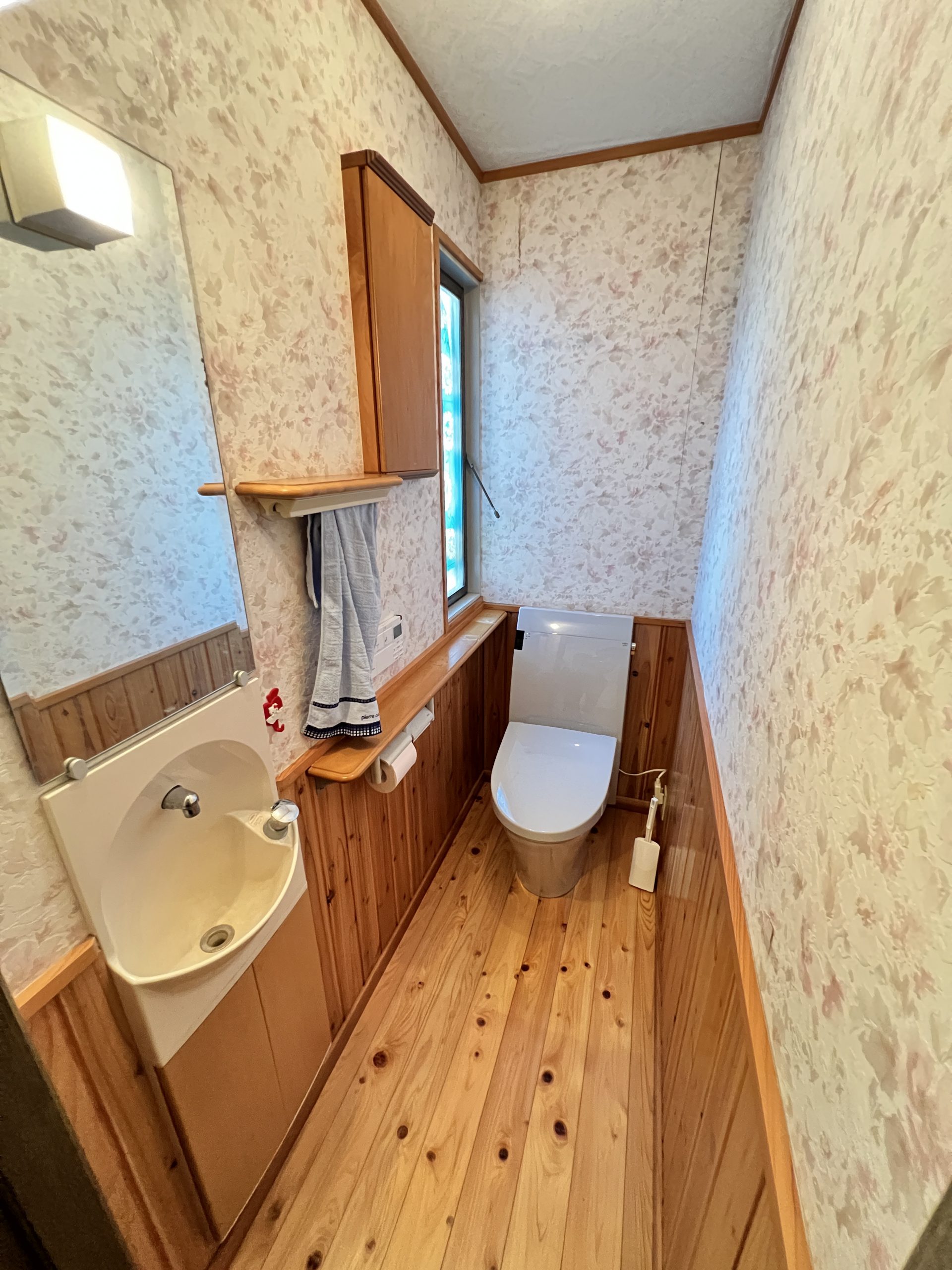 熊本市近郊東区 長嶺東５丁目 2階建 ６ＳＬＤＫ