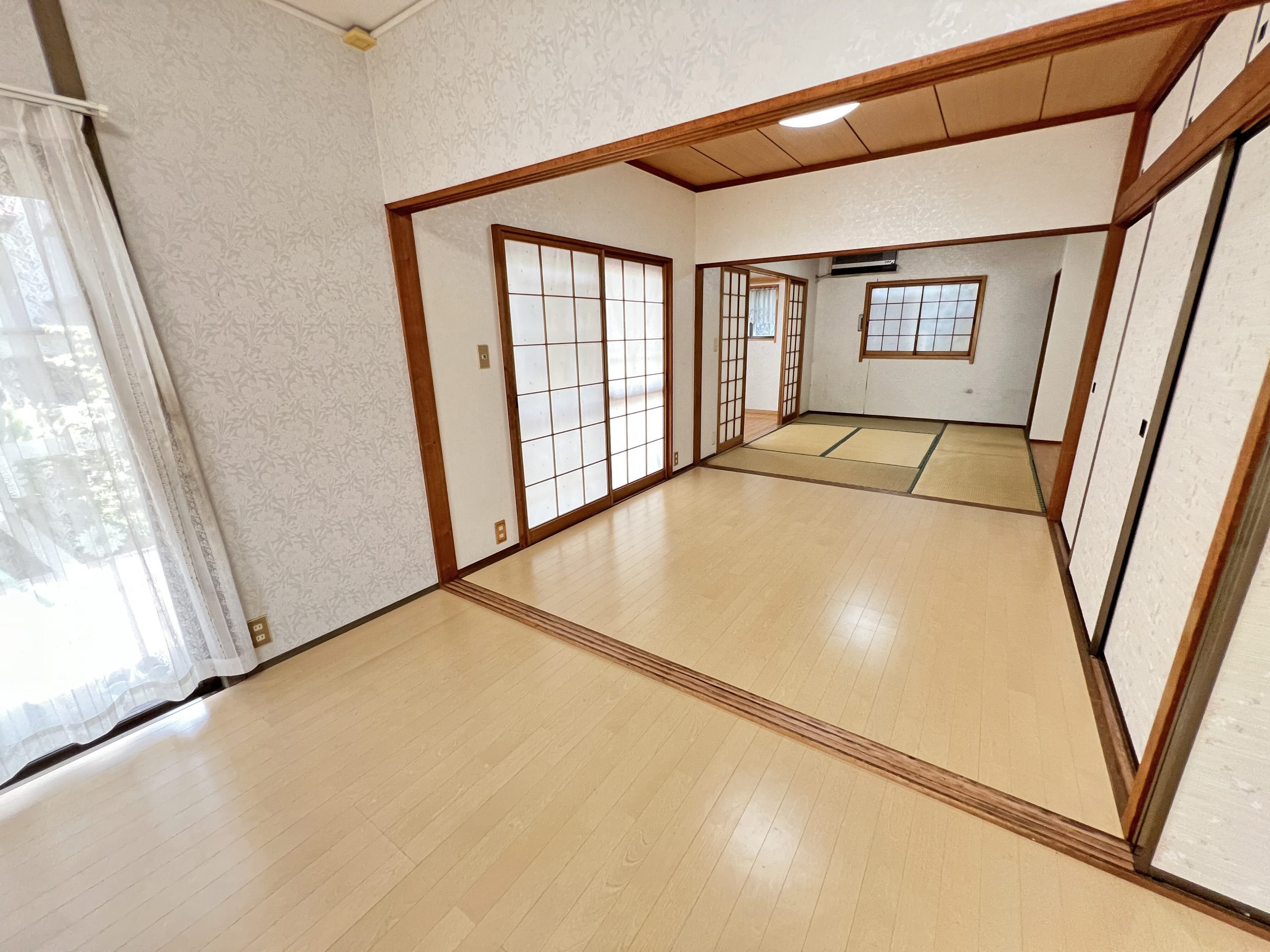 熊本市近郊東区 長嶺東５丁目 2階建 ６ＳＬＤＫ