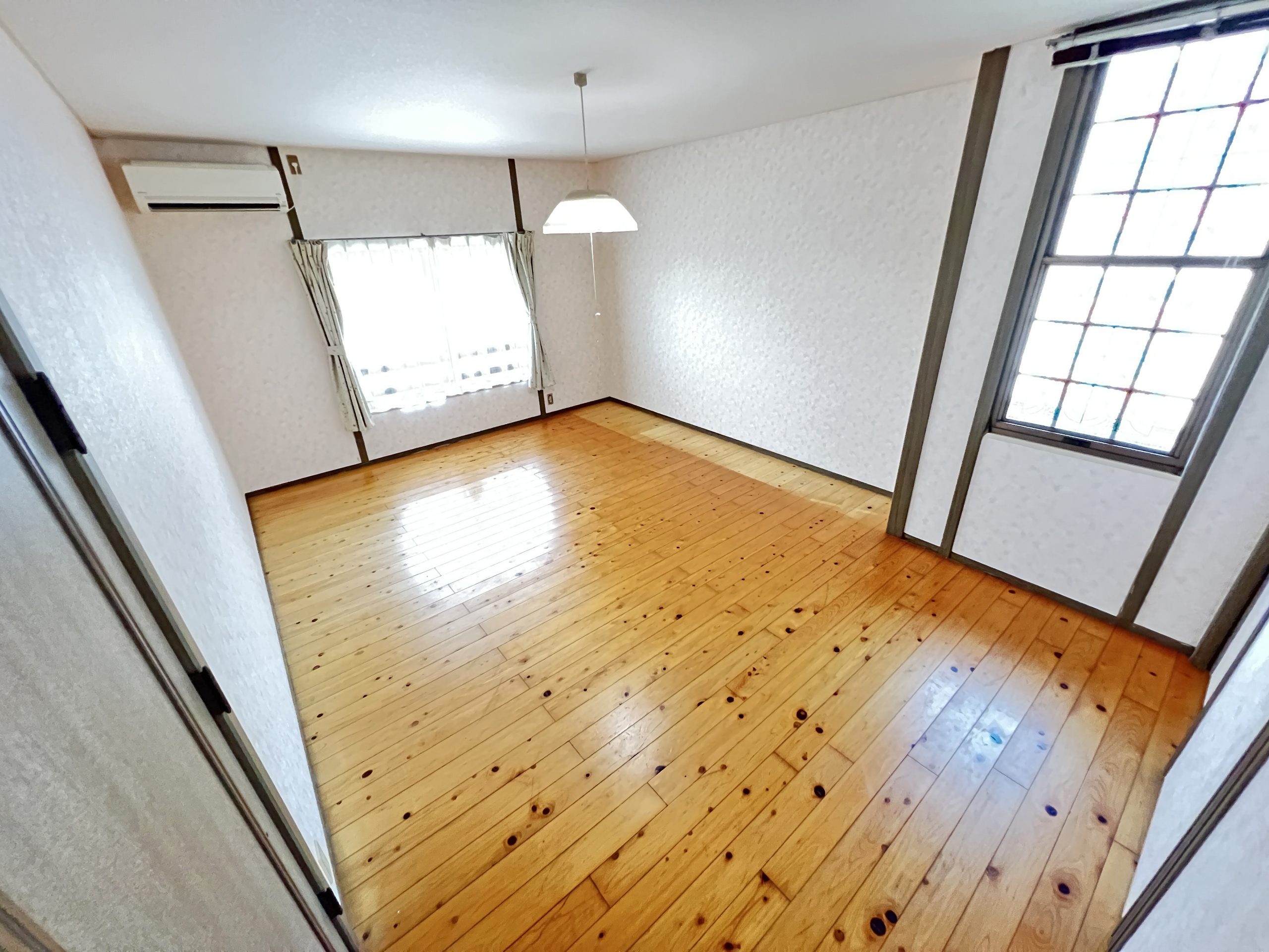 熊本市近郊東区 長嶺東５丁目 2階建 ６ＳＬＤＫ