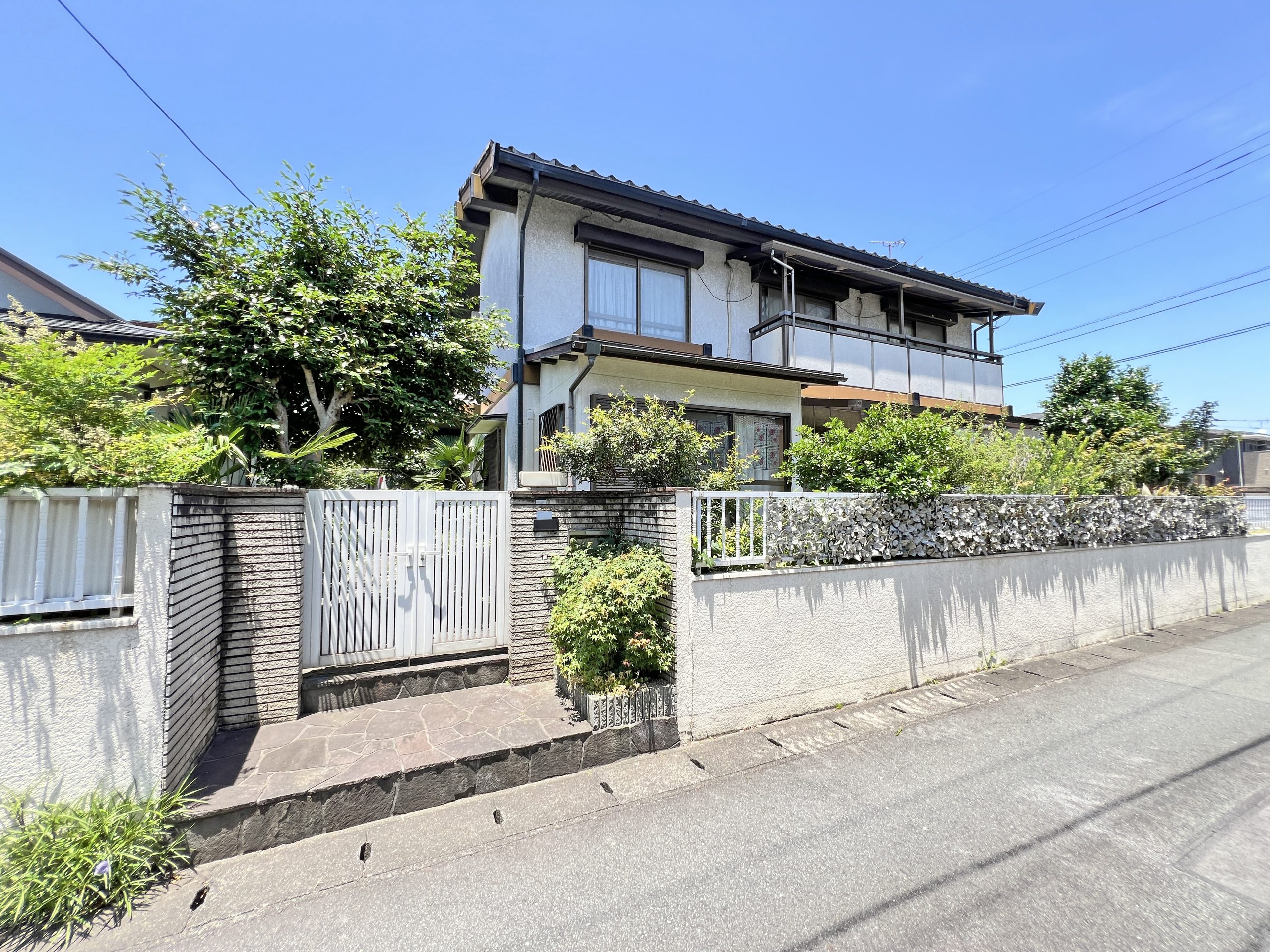 熊本市近郊東区 長嶺東５丁目 2階建 ６ＳＬＤＫ