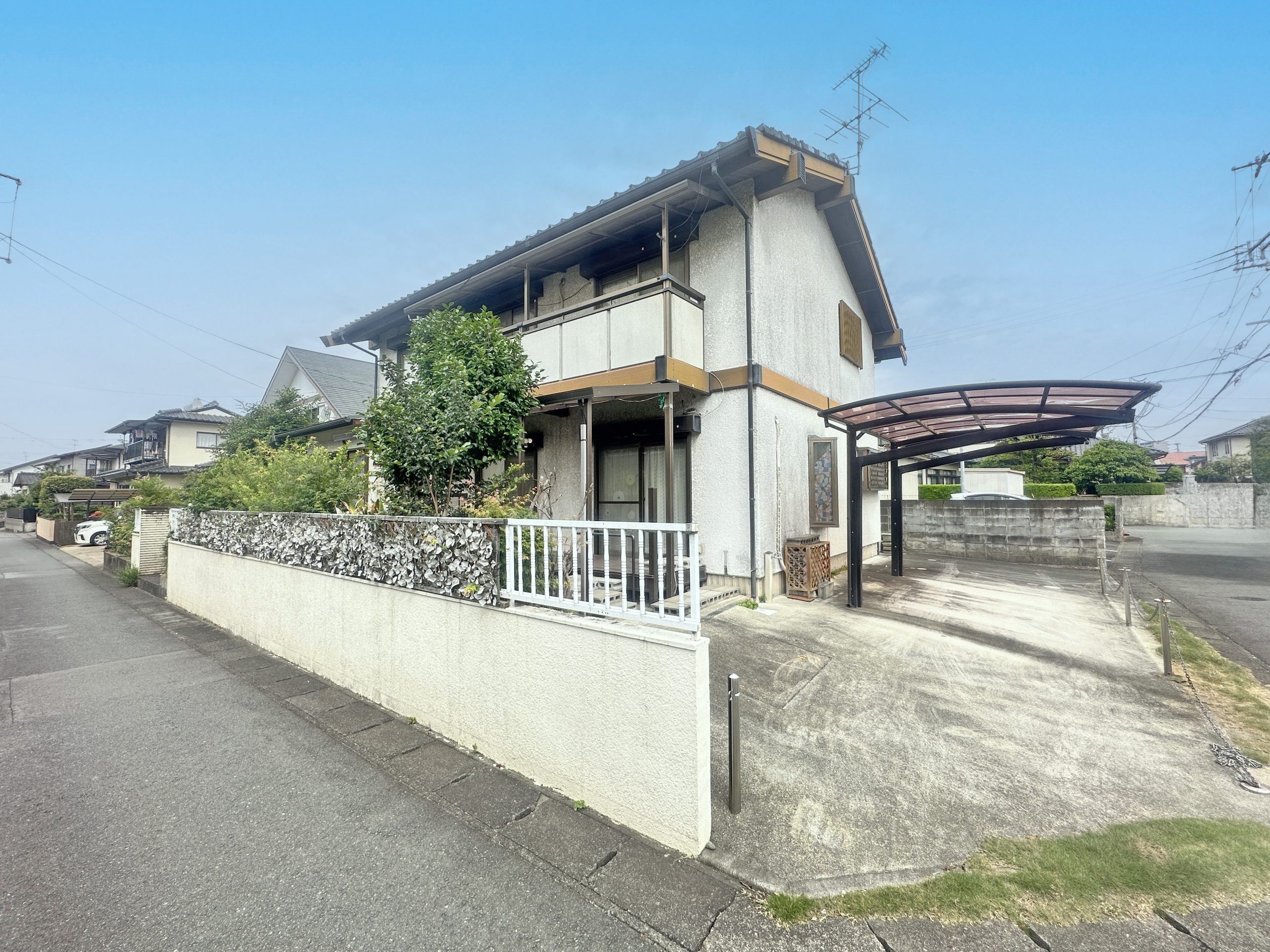 熊本市近郊東区 長嶺東５丁目 2階建 ６ＳＬＤＫ